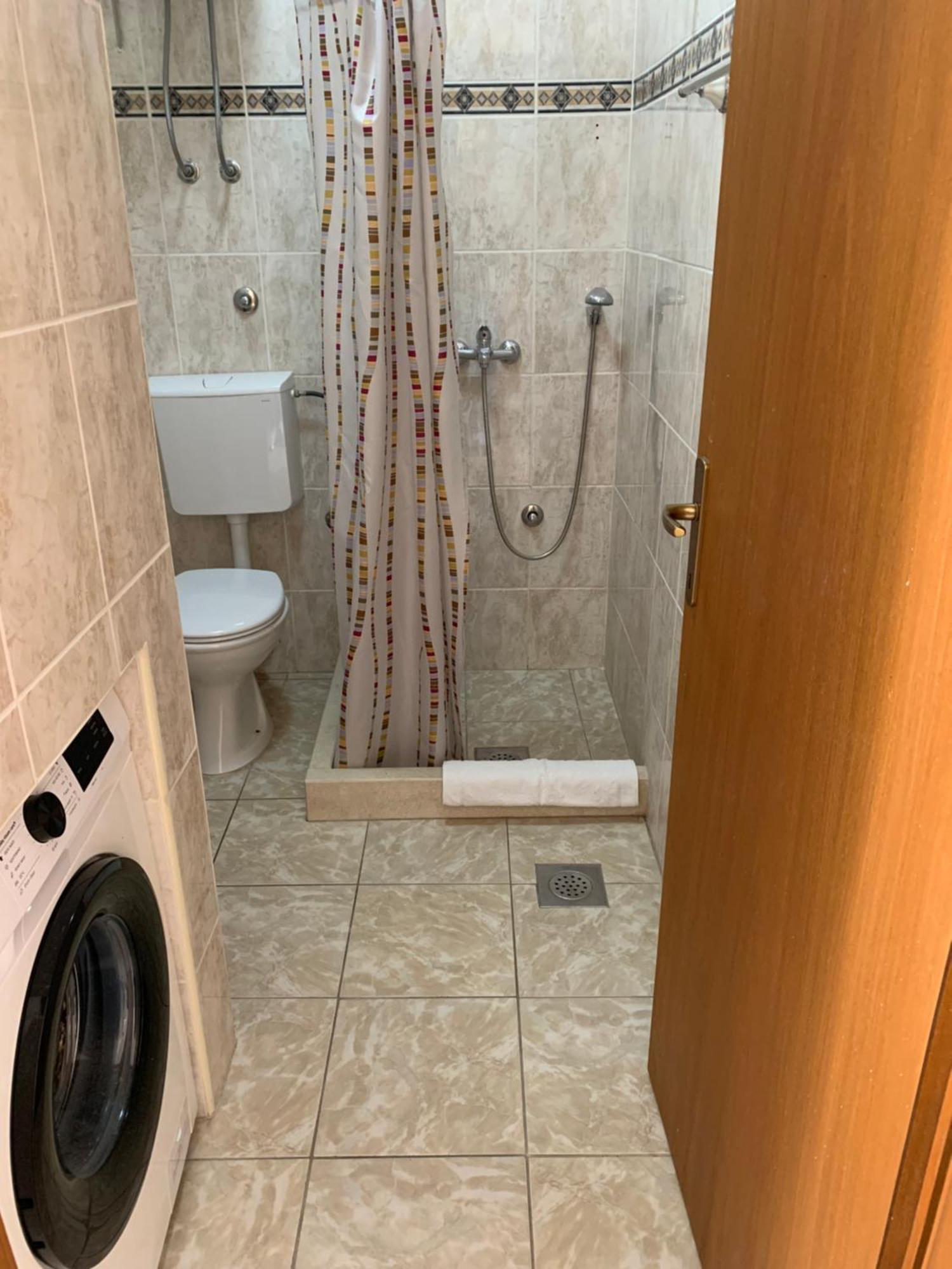 Apartments Villa Radonic ドンジ・モリンジ エクステリア 写真