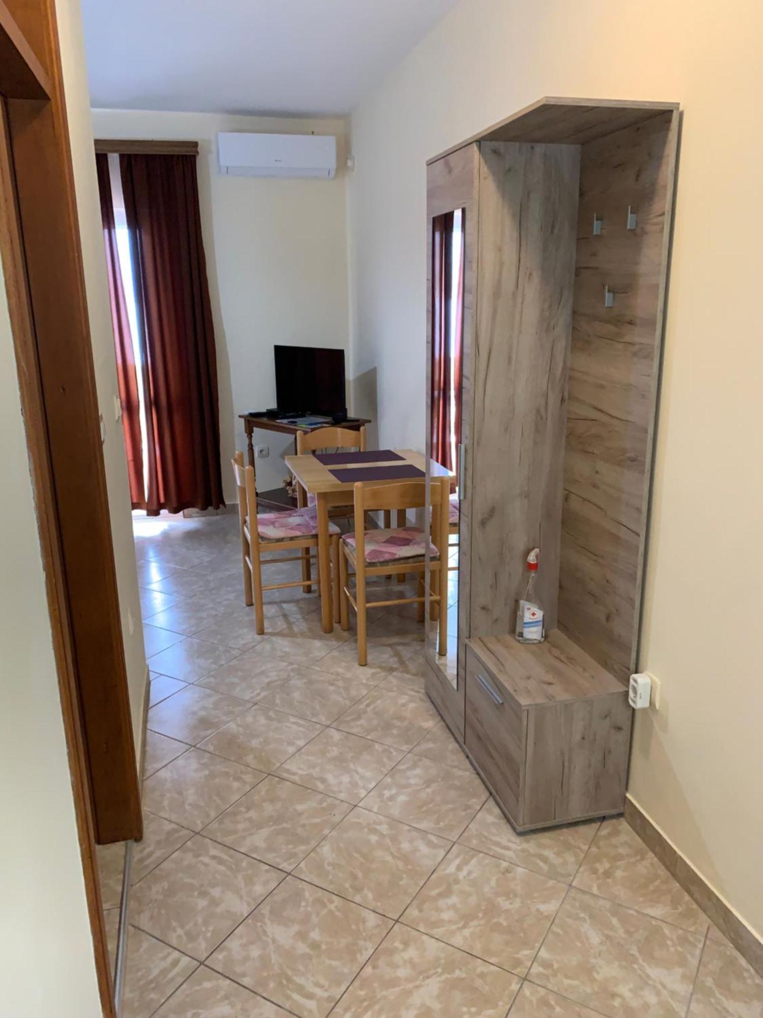 Apartments Villa Radonic ドンジ・モリンジ エクステリア 写真