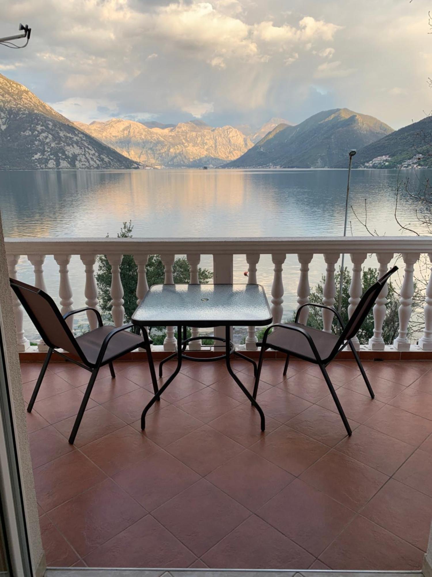 Apartments Villa Radonic ドンジ・モリンジ エクステリア 写真