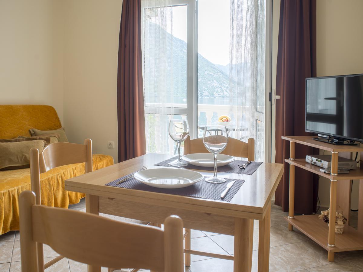 Apartments Villa Radonic ドンジ・モリンジ エクステリア 写真