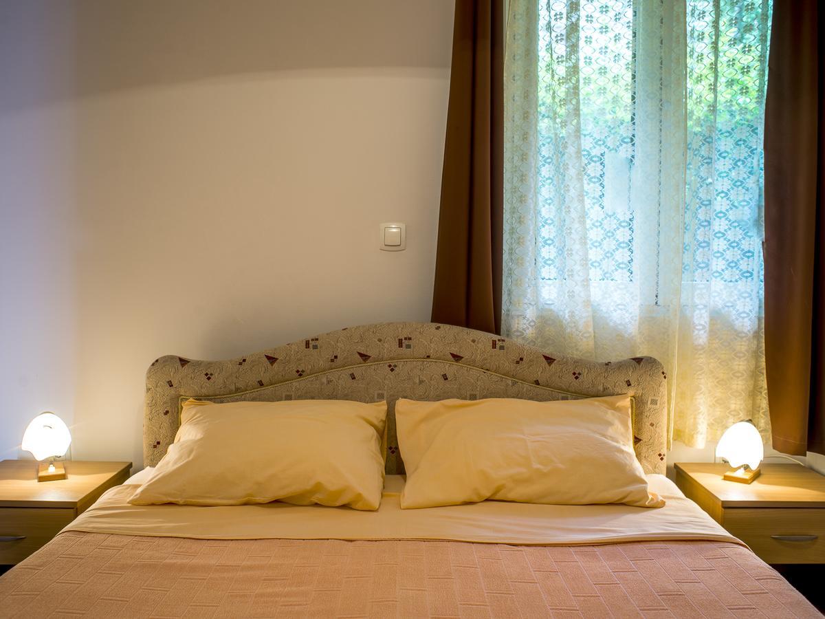 Apartments Villa Radonic ドンジ・モリンジ エクステリア 写真